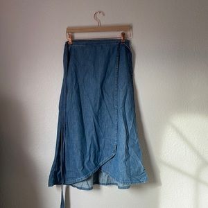 Gap wrapped skirt